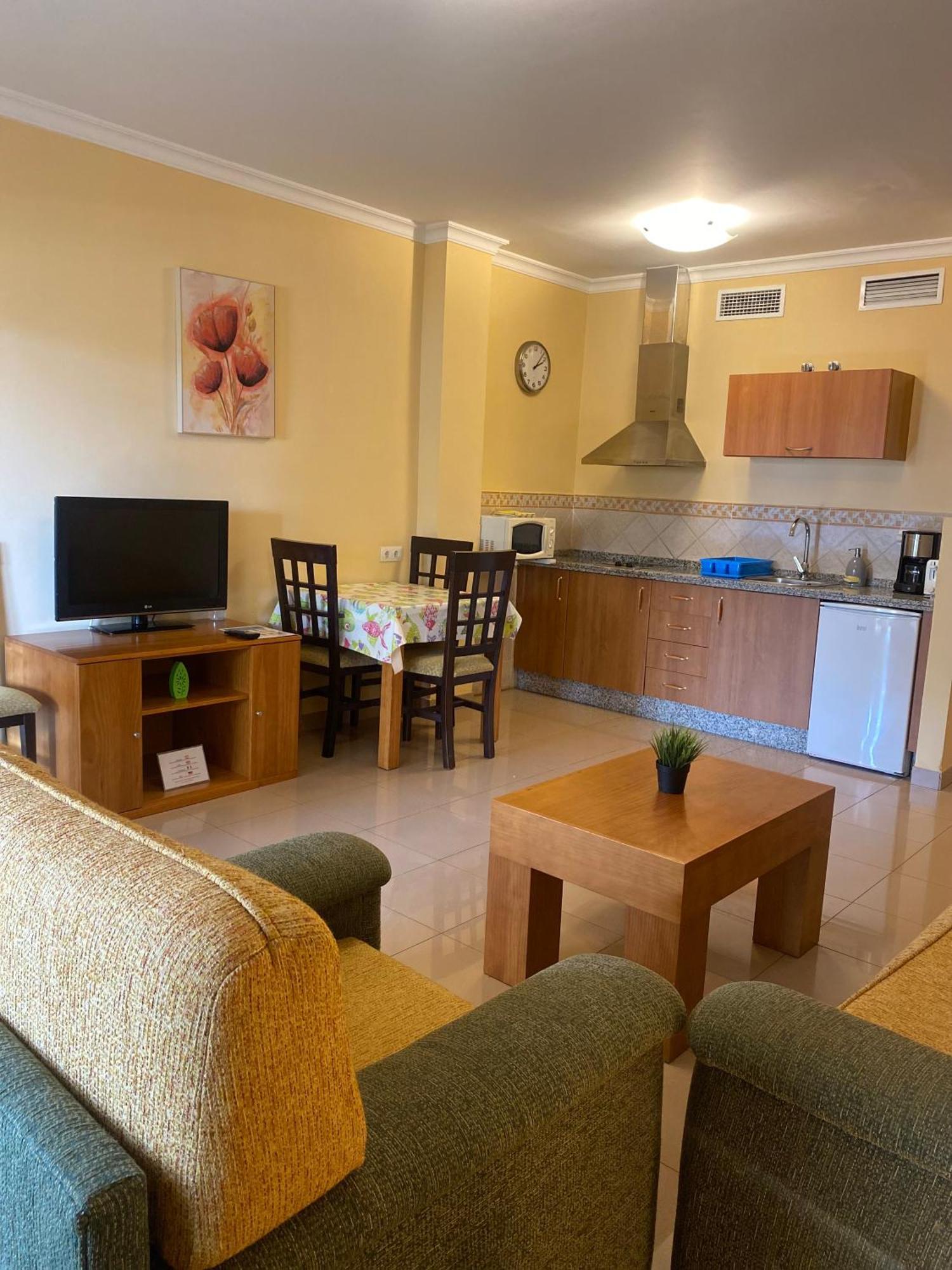 Apartamentos Maria Del Carmen Torremolinos Ngoại thất bức ảnh